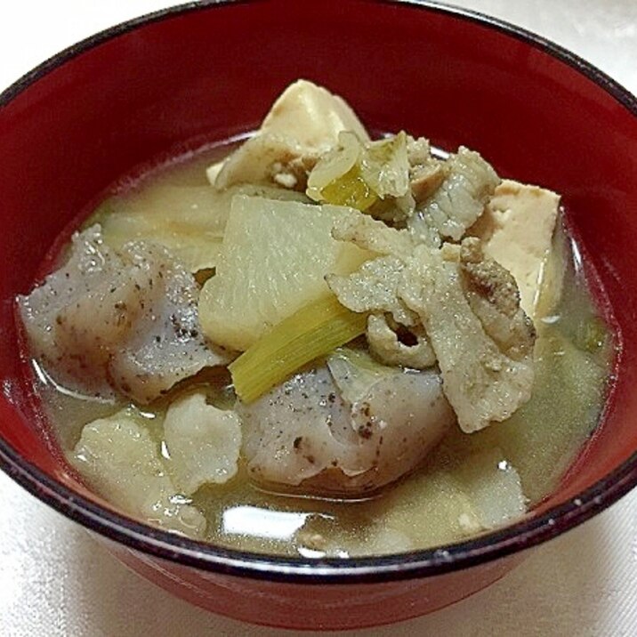 ネギと生姜たっぷりで風邪予防 ぽかぽか豚汁 レシピ 作り方 By まいまい917 楽天レシピ